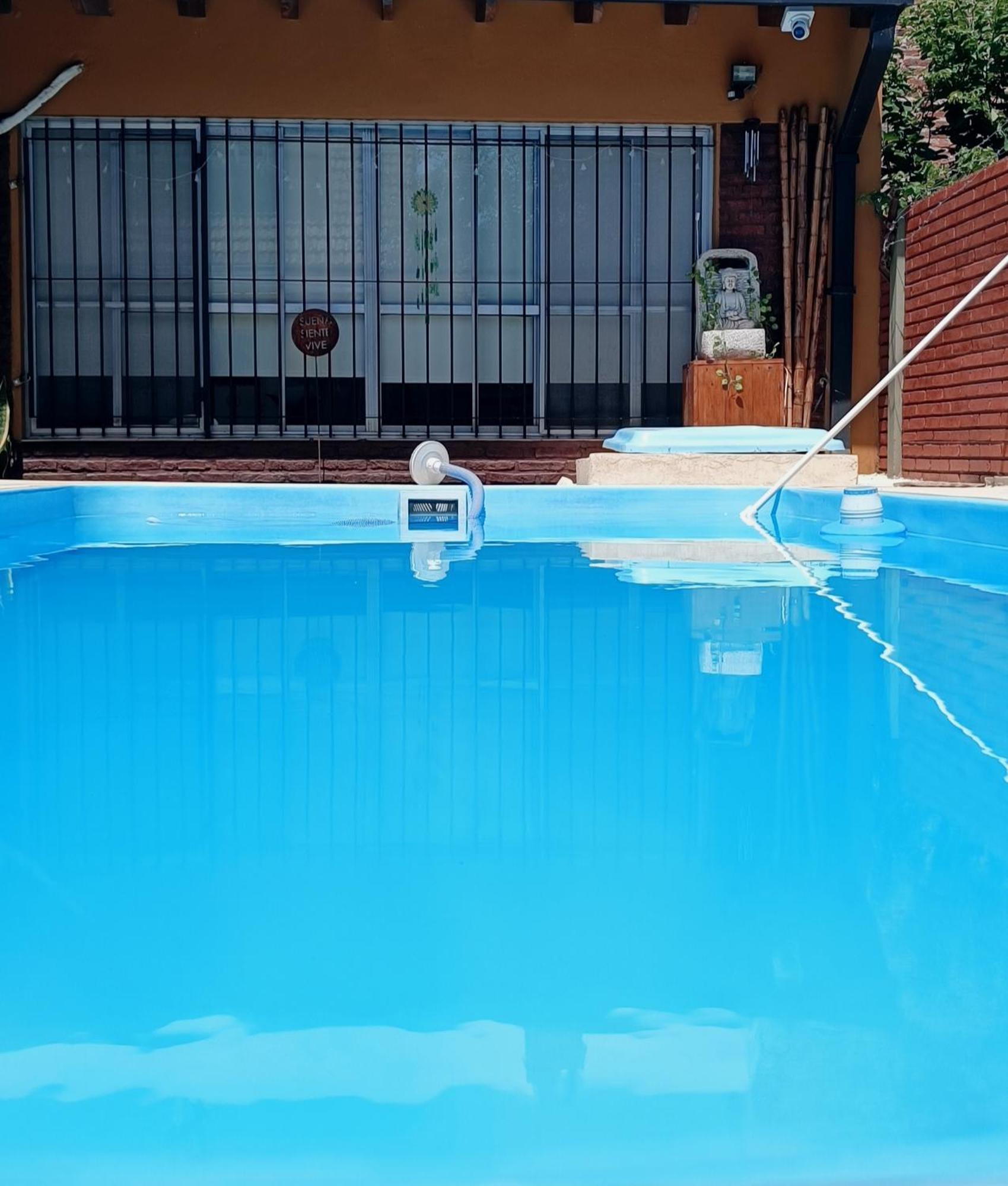 Casa Olivia- Alojamiento Con Piscina - Aeropuerto エセイサ エクステリア 写真