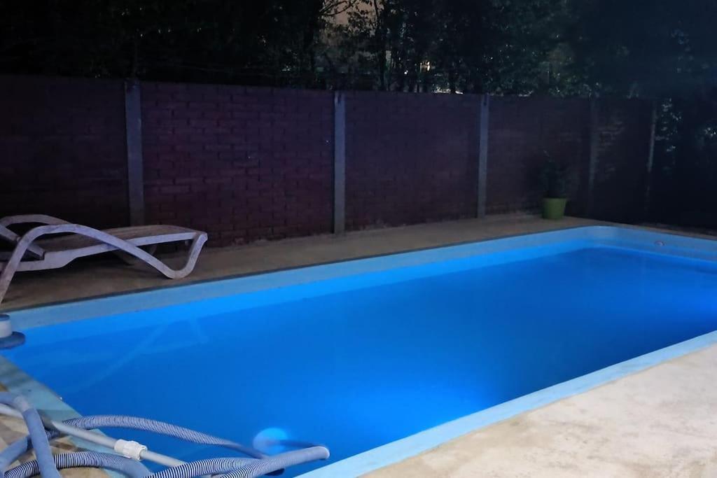 Casa Olivia- Alojamiento Con Piscina - Aeropuerto エセイサ エクステリア 写真